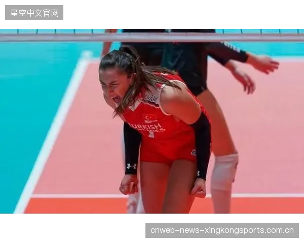 土耳其女排通过背飞战术强势拿分